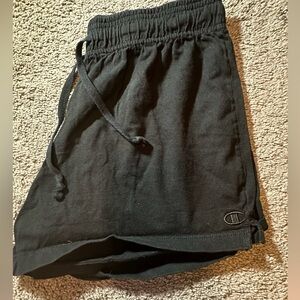 ⚡️black champion shorts, size M⚡️